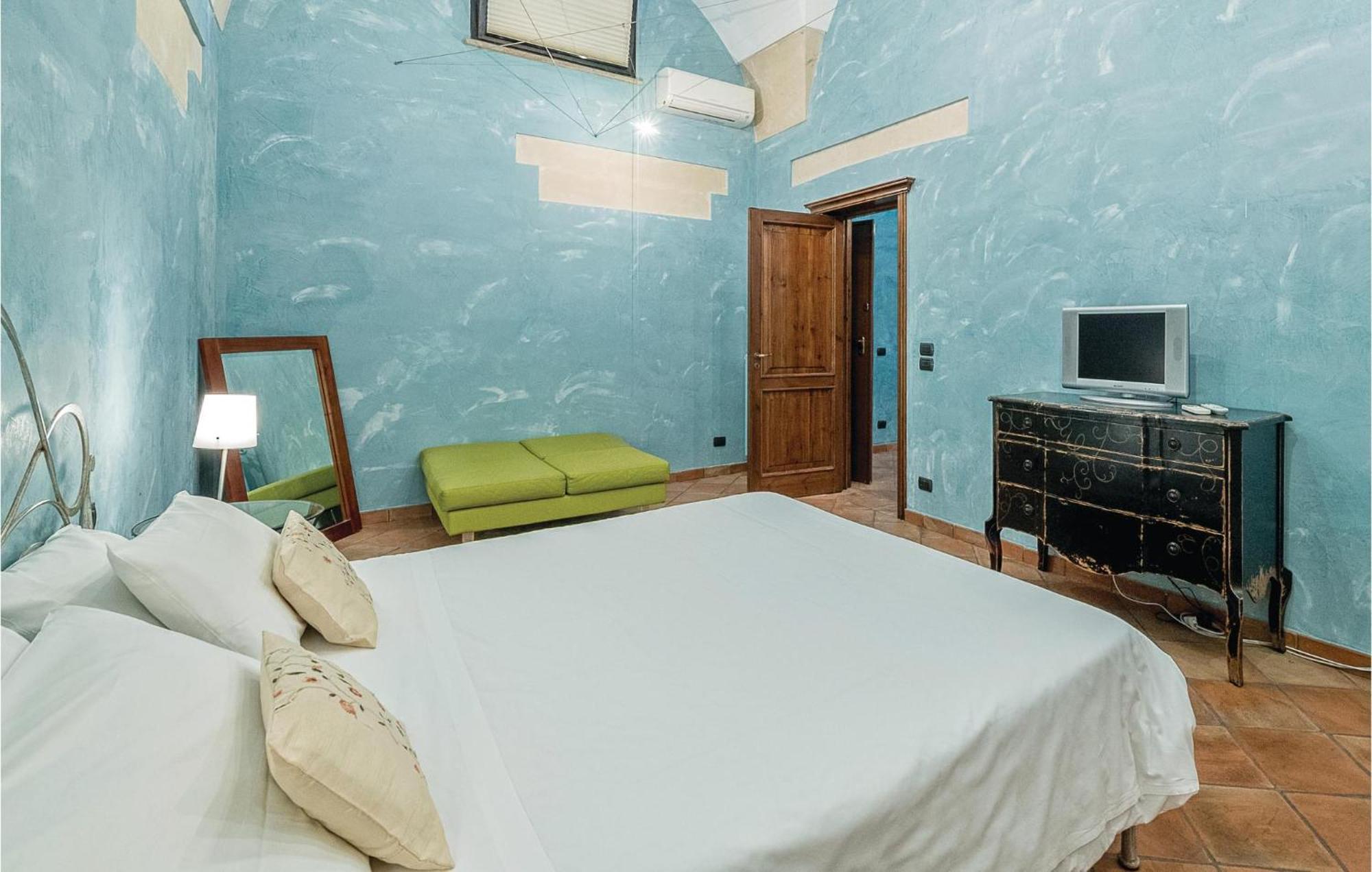 1 Bedroom Awesome Apartment In Lecce Le Eksteriør billede